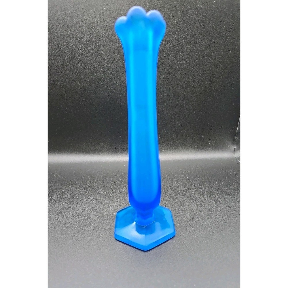 Vintage Westmoreland Blue Mist Swung Vase Satin Frosted  Hexagon Base GUC - Picture 2 of 5